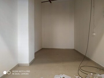 Room in  Office Space at Rustomjee Eaze Zone Mall, Malad West – for Sale