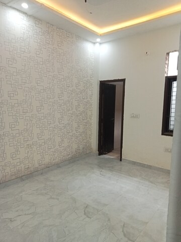 Room in 5 BHK Independent House at Kamta – for Sale
