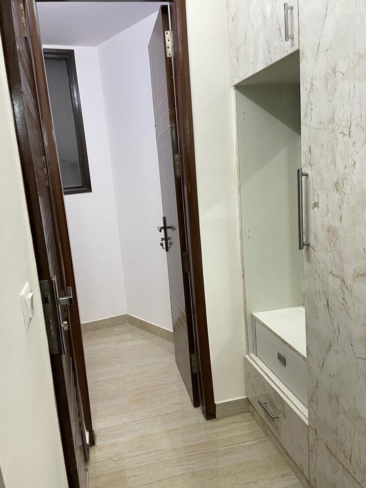 undefined, hauz khas 3 Bedroom 300 Sq.Yd. Builder Floor In Hauz Khas Delhi 8355406