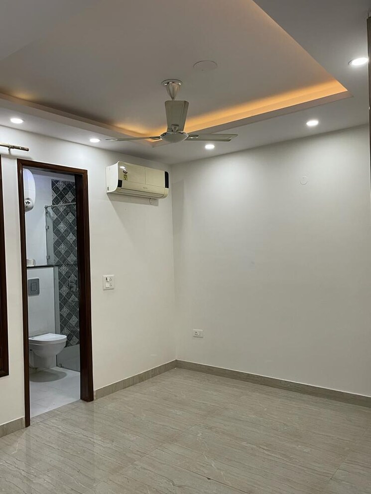 Room, hauz khas 3 Bedroom 300 Sq.Yd. Builder Floor In Hauz Khas Delhi 8355406
