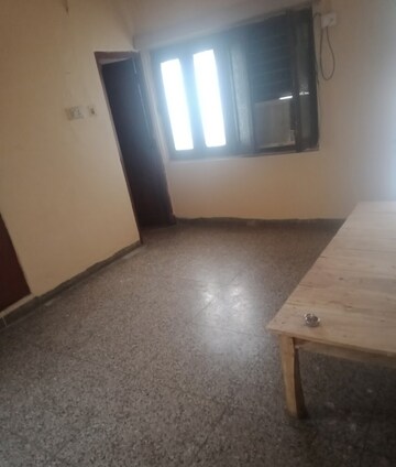 Room in 2 BHK Independent House at Aliganj – for Rent