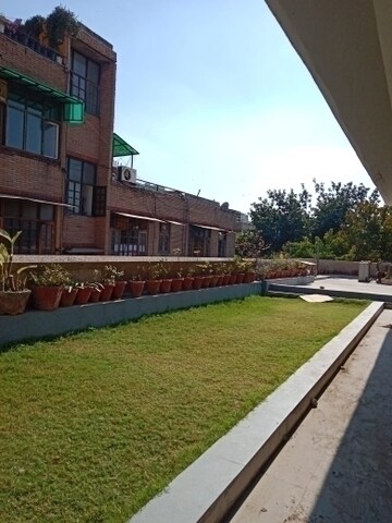 Balcony in 6 BHK Independent House at Maharani Bagh – for Rent
