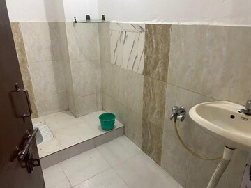 Bathroom in 6 BHK Independent House at Maharani Bagh – for Rent