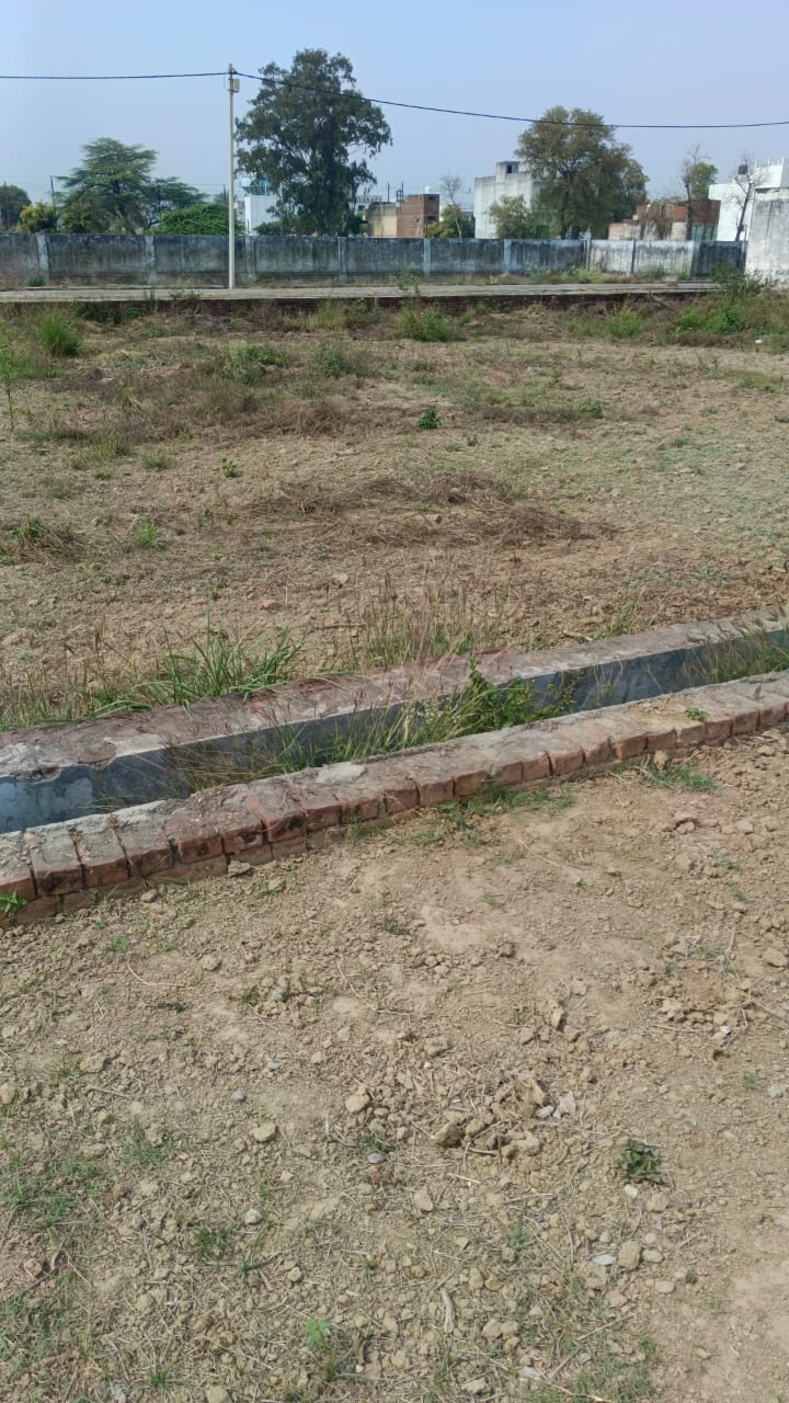 Plot For Sale in Kuarsi Jewar Airport Road
