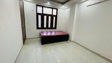 Room in 3 BHK Builder Floor at Tughlakabad Extension – for Rent
