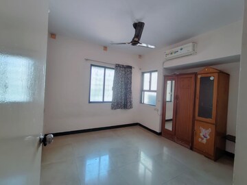 Room in 2 BHK Apartment at Gala Pride Park, Manpada – for Rent