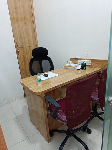  Office Space For Rent in Express Zone, Malad East