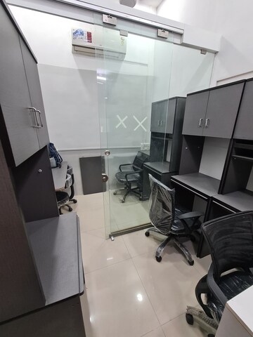  Office Space For Rent in Express Zone, Malad East