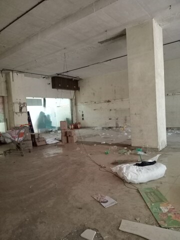 Parking in  Showroom at Kurla West – for Rent