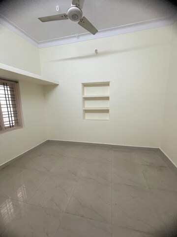 Room in 2 BHK Villa at Frazer Town – for Rent