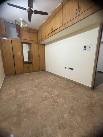Room in 2 BHK Villa at Frazer Town – for Rent