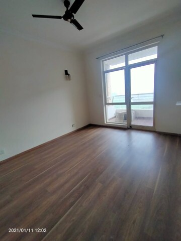 Room in 3 BHK Apartment at Raheja Vedaanta, Sector 108 – for Rent