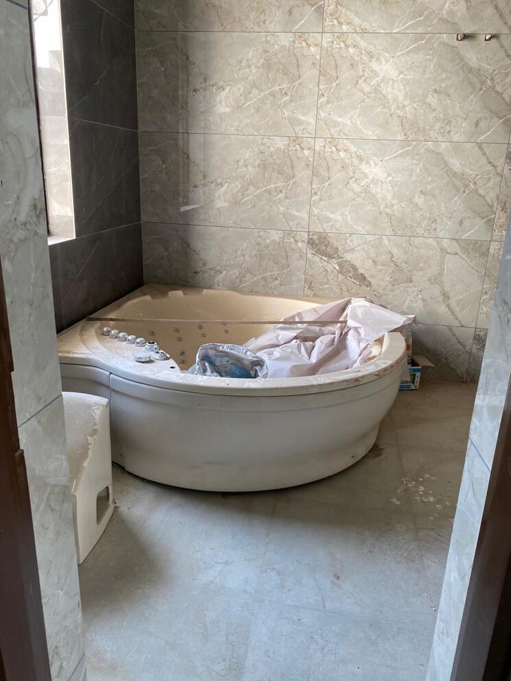 Bathroom, rajender nagar 4 Bedroom 465 Sq.Yd. Villa In Rajender Nagar Dehradun 8355744