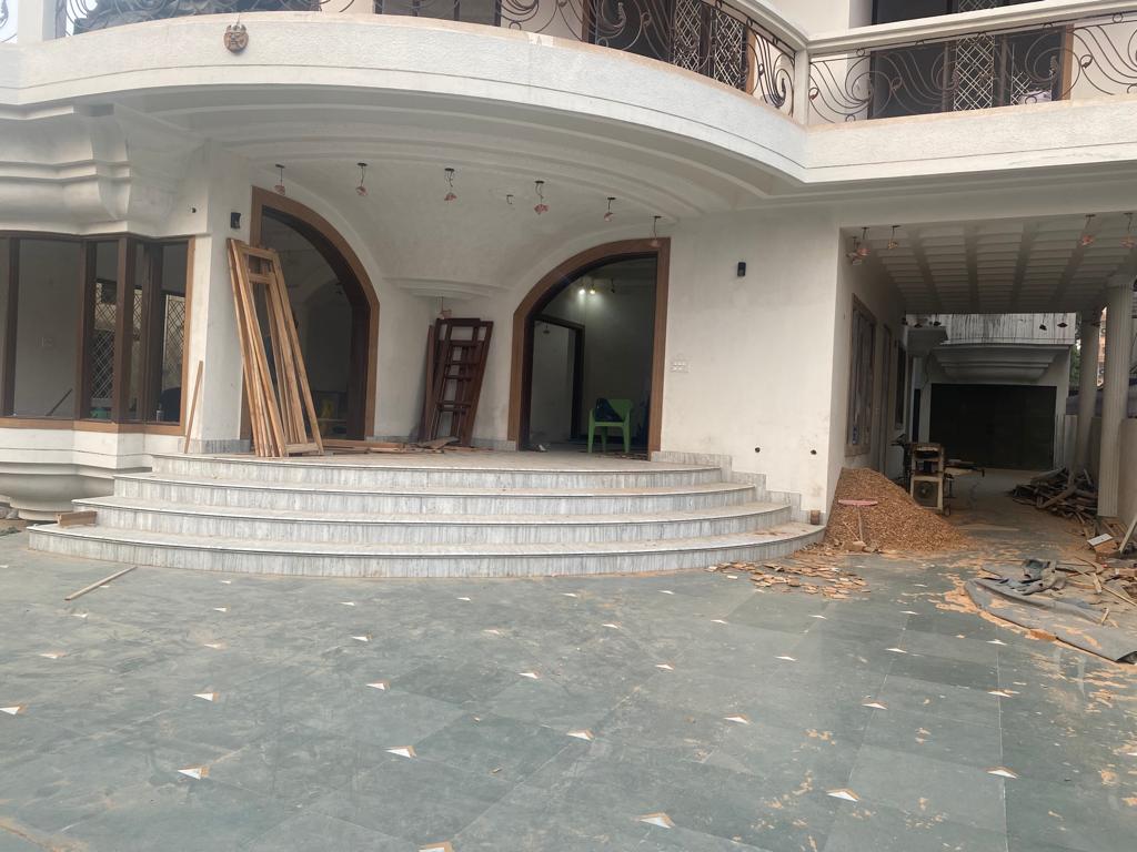 4 BHK + Pooja Room,Servant Room,Study Room,Extra Room Villa For Sale in Luxurious Villa 465 Gaj