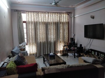 Living Room in 3 BHK Builder Floor at DLF Atria, Dlf Phase ii – for Rent
