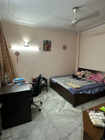 Bedroom in 3 BHK Builder Floor at DLF Atria, Dlf Phase ii – for Rent