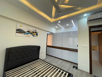 Room in 4 BHK Apartment at Sheth Auris Serenity Tower 2, Malad West – for Rent