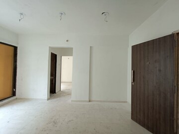 Room in 2 BHK Apartment at Seawoods – for Rent