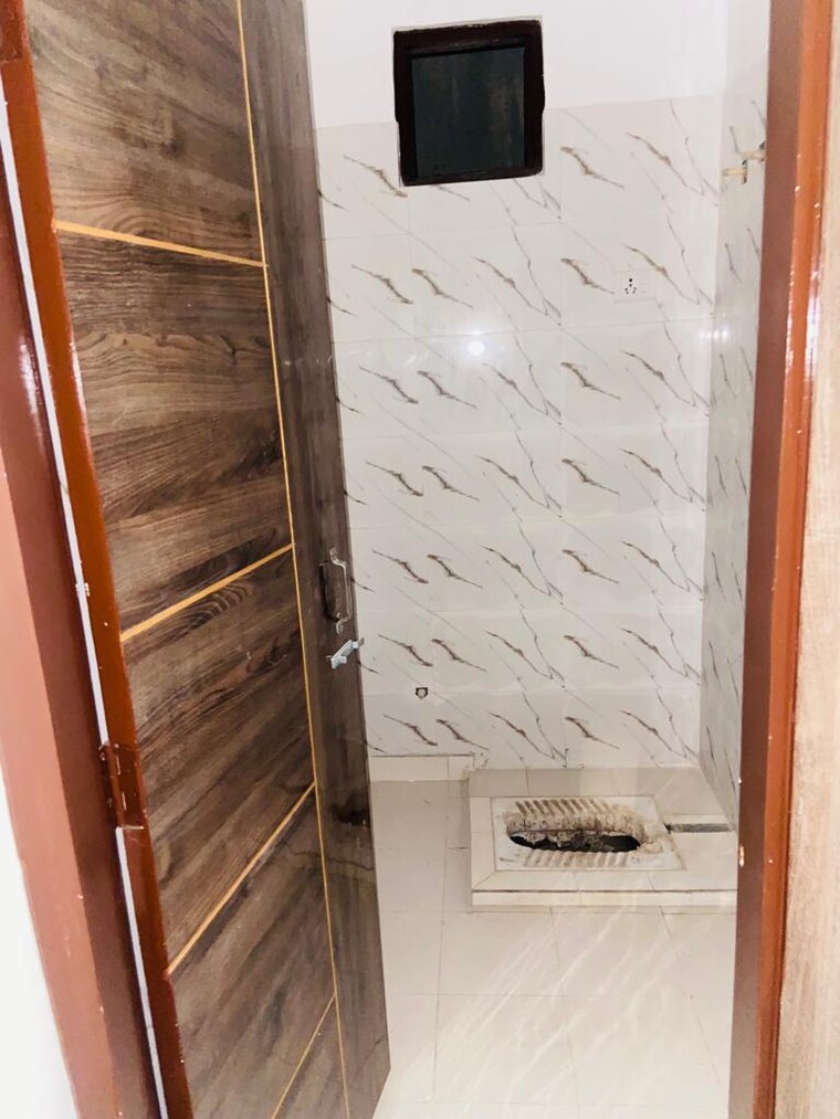 Bathroom, sadullahabad 1 Bedroom 450 Sq.Ft. Builder Floor In Sadullahabad Ghaziabad 8355821