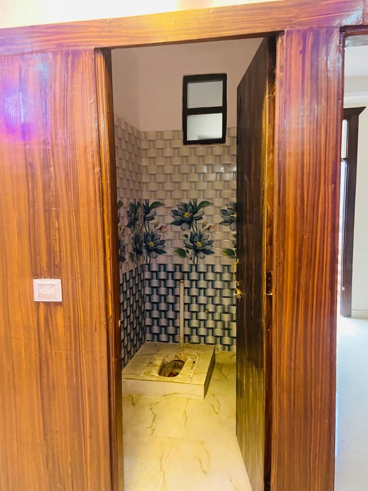 Bathroom, sadullahabad 1 Bedroom 450 Sq.Ft. Builder Floor In Sadullahabad Ghaziabad 8355821