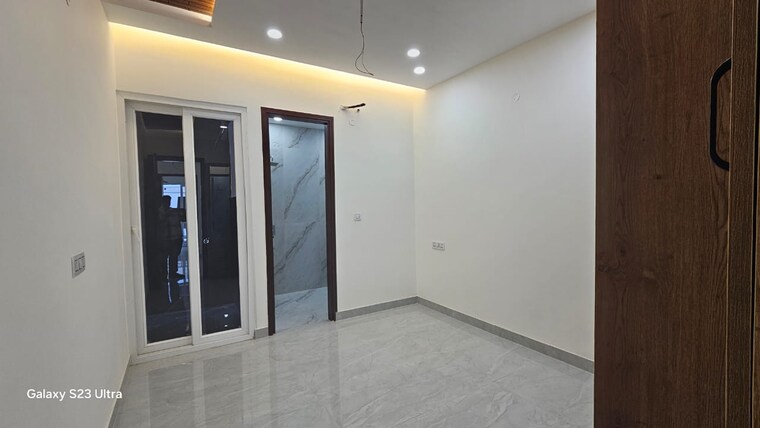 Room, pir machalla 3 Bedroom 1300 Sq.Ft. Builder Floor In Pir Machalla Zirakpur 8355820