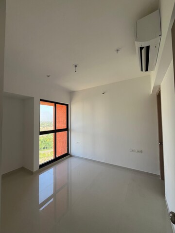 Master Bedroom in 2.5 BHK Apartment at Lodha Palava Downtown, Dombivli East – for Rent