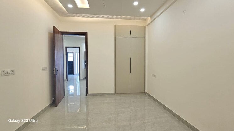 Room, peer mucchalla 3 Bedroom 1300 Sq.Ft. Builder Floor In Peer Mucchalla Zirakpur 8355839