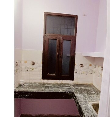 Furnished Amenities in 2 BHK Builder Floor at Dilshad Garden – for Rent