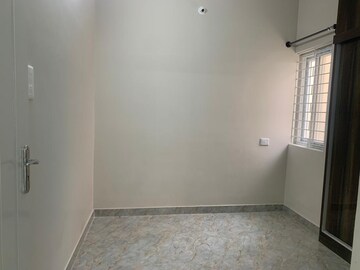 Room in 2 BHK Apartment at Hsr Layout – for Rent