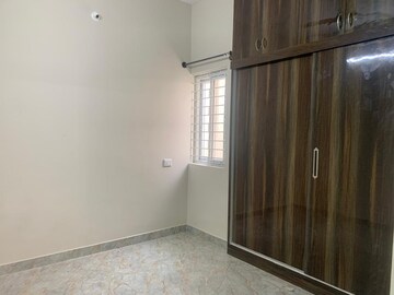 Room in 2 BHK Apartment at Hsr Layout – for Rent