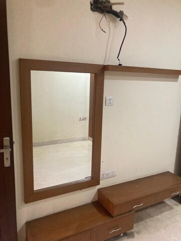 Room in 1 BHK Builder Floor at Dilshad Garden – for Rent