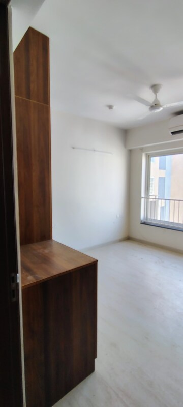 Room in 3 BHK Apartment at Shapoorji Pallonji Joyville Gurgaon, Sector 102 – for Rent