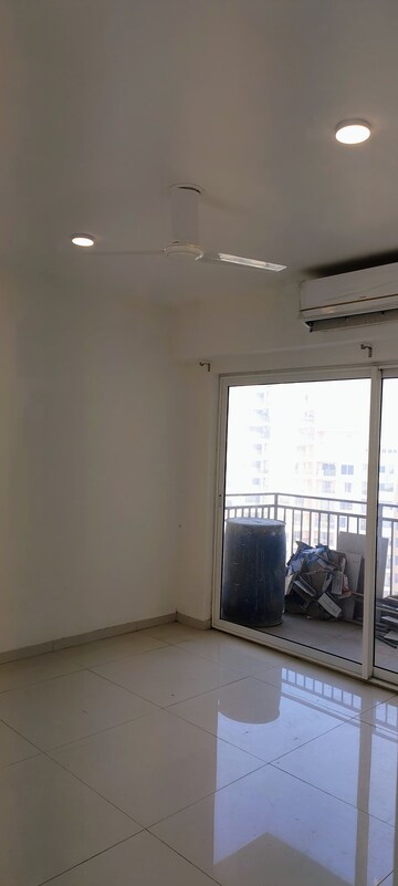 Room in 3 BHK Apartment at Shapoorji Pallonji Joyville Gurgaon, Sector 102 – for Rent