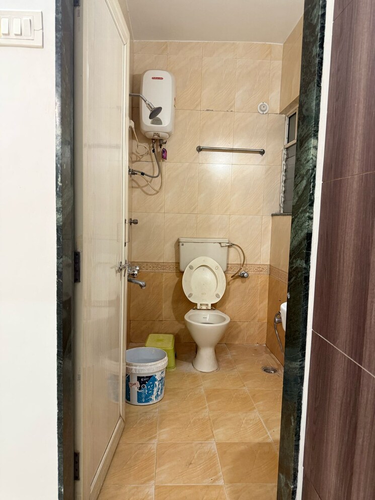 Bathroom, dwarkadhish-residency 3 Bedroom 1200 Sq.Ft. Apartment In Pimpri Chinchwad Pcmc Pune 8355938