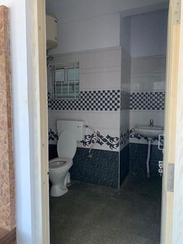 Bathroom in 1 BHK Apartment at Hsr Layout – for Rent