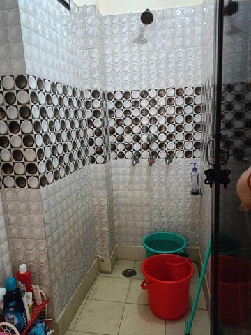 Bathroom in 1.5 BHK Builder Floor at Laxmi Nagar – for Rent