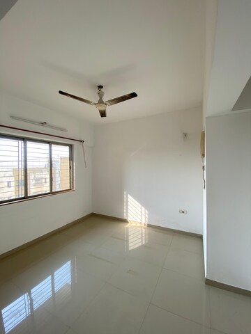 Room in 2 BHK Apartment at Lodha Casa Bella Gold, Dombivli East – for Rent
