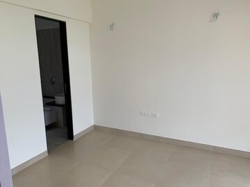 Room in 2 BHK Apartment at Aspen Park, Goregaon East – for Sale