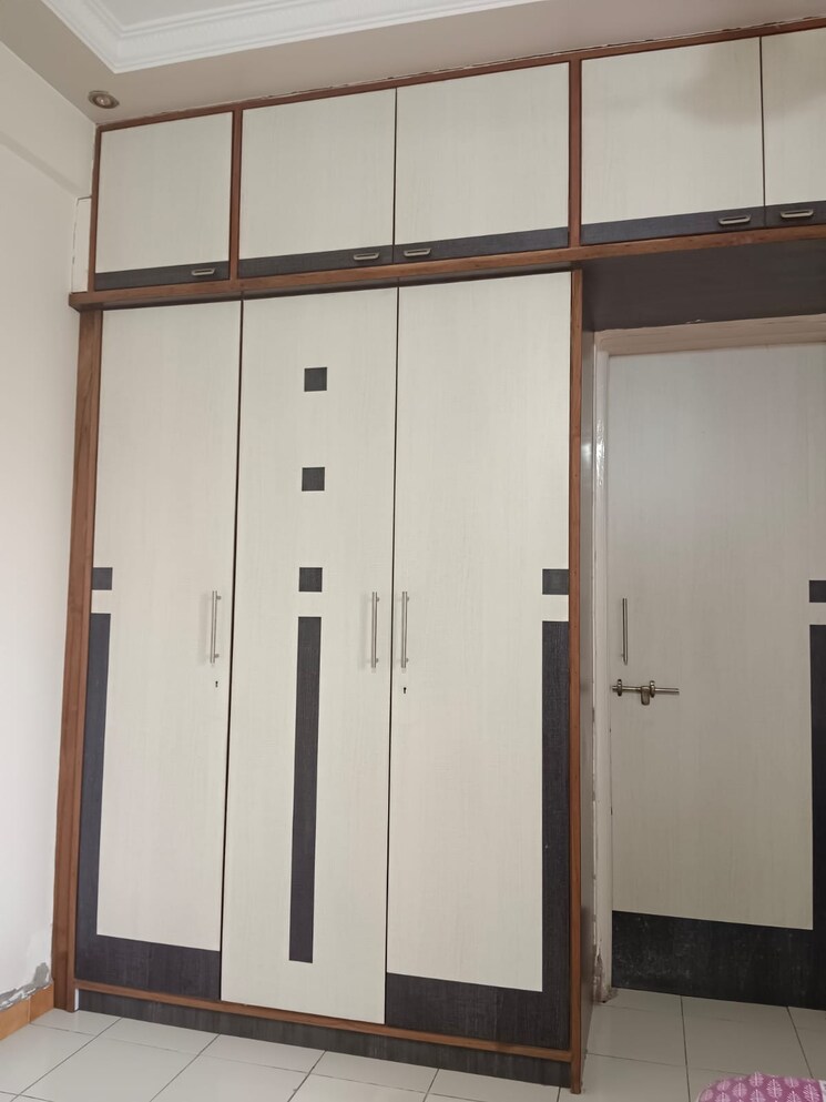 Room, ghatlodia 2 Bedroom 96 Sq.Yd. Apartment In Ghatlodia Ahmedabad 8356055