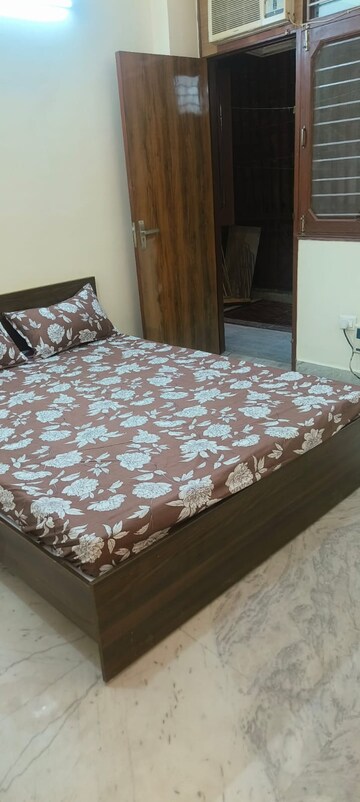 Bedroom in 2 BHK Builder Floor at Paryavaran Complex – for Rent