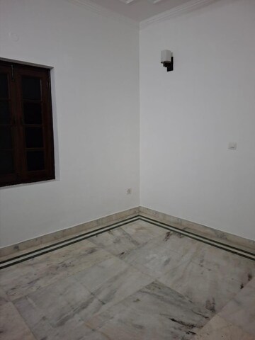 Room in 1.5 BHK Builder Floor at Anarkali Colony – for Rent