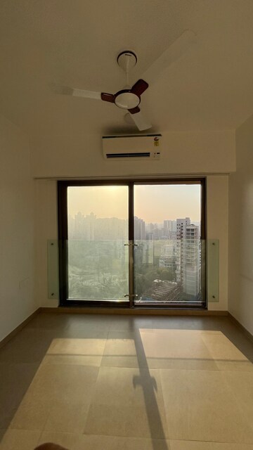 Room in 3 BHK Apartment at Kanakia Silicon Valley, Powai – for Rent