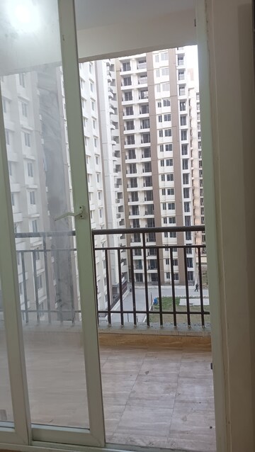Balcony in 2.5 BHK Apartment at Amrapali Golf Homes, Sector 4, Greater Noida – for Rent