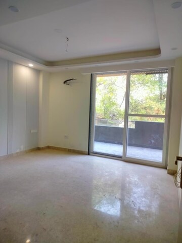 Room in 4 BHK Builder Floor at Sector 8, Dwarka – for Sale