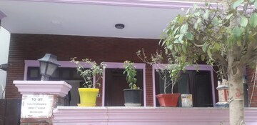 Furnished Amenities in 2 BHK Builder Floor at DLF City Phase V, Dlf Phase V – for Rent
