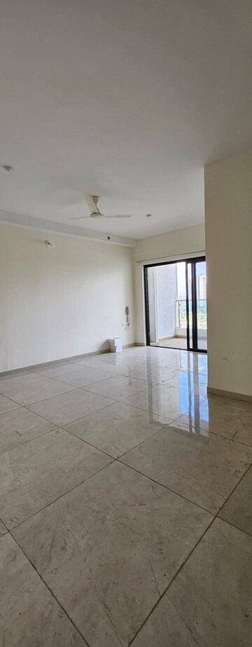 Room in 3.5 BHK Apartment at Duville Riverdale, Kharadi – for Sale