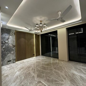 Room in 3.5 BHK Apartment at Smart World Gems, Sector 89 – for Rent