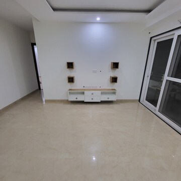 Room in 3.5 BHK Apartment at Smart World Gems, Sector 89 – for Rent