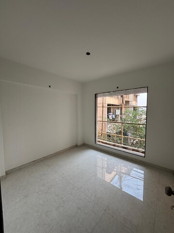 Room in 2 BHK Apartment at Kumar Parc Residences, Hadapsar – for Sale