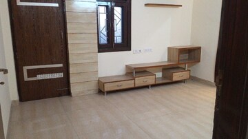 Room in 4 BHK Builder Floor at Rajouri Garden – for Rent